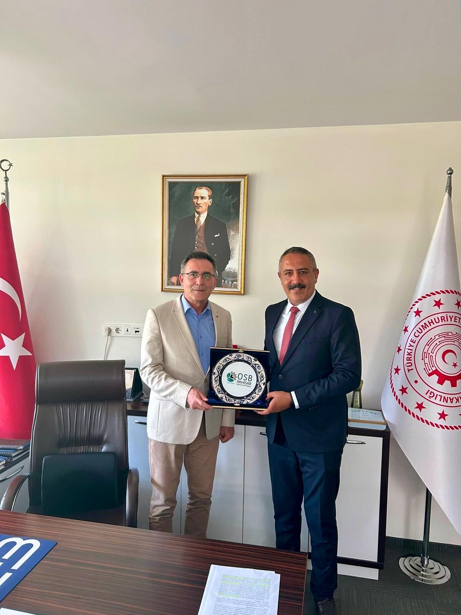AkhisarOsb's tweet photo. Yönetim Kurulu Başkanımız Ahmet MÜJDECİ, Yönetim Kurulu Üyemiz Ömer Faruk ÖLMEZ ve Bölge Müdürümüz Ali Tuncay TUNÇ, Manisa Sanayi ve Teknoloji İl Müdürümüz Sayın Mehmet ÜÇBAŞ’ı ziyaret etmiştir.

Misafirperverliklerinden dolayı  Müdürümüz Sayın Mehmet ÜÇBAŞ’a teşekkür ederiz. https://t.co/GnmP1rAHH0