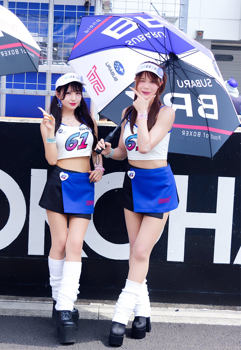 yu_o232_photo's tweet photo. 2026.08.01 SUPER GT Rd.4 Fuji
ピットウォークにて
ご対応ありがとうございました🫶

61缶バッチの売店はこちらですか～?!🥺
┈┈┈┈┈┈┈┈┈┈
 #荏崎ろあ さん(@Roa_Ezaki)
 #水神きき さん(@mizukami_jasu)

#BREEZE
#SUPERGT
#富士スピードウェイ
#SUBARU https://t.co/hGG9UUfqu2