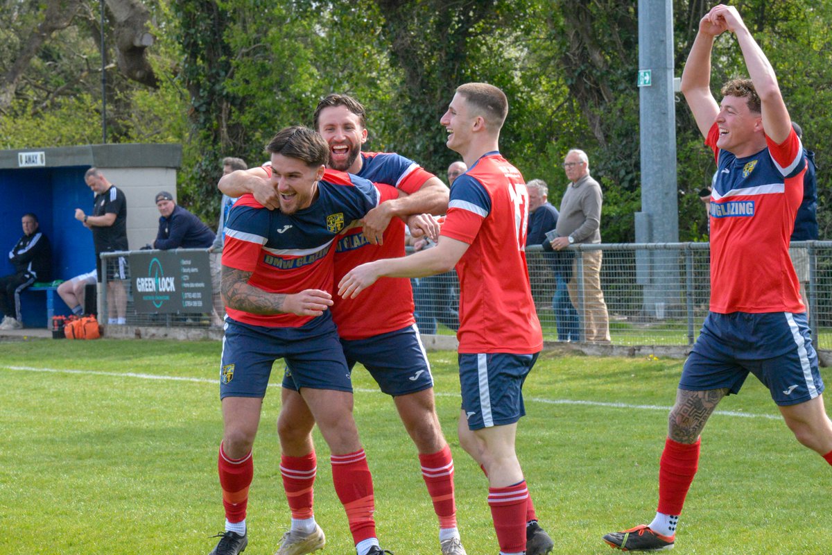 BTFPhotos's tweet photo. 📸 FROM THE ARCHIVE | Throwback Thursday

On 12 April 2025, @NewMiltonTown were crowned @WessexLeague Division One champions following a 4–2 victory over @ecvafc.

As the final whistle sounded, players, supporters, families and volunteers came together to celebrate. https://t.co/ZPZE36TZRR