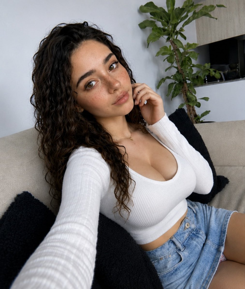 itsmariabean's tweet photo. I’m your good girl

#latina #curves https://t.co/2zyZuMQC0T