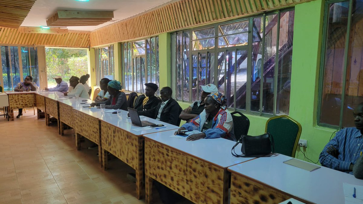 KenyaLeftA's tweet photo. The Kenya Left Alliance has partnered with the Seed Savers Network for a 3 day writeshop in Gilgil with farmers from the rural and urban areas as well as youth,women and social justice advocates.

#FoodSovereignty
#SeedSovereignty
#LandFoodandLiberation https://t.co/C9yxfTP9RW