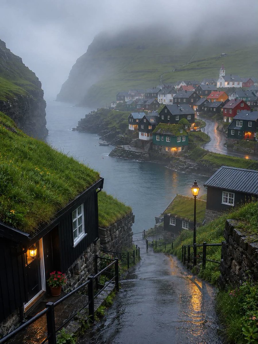 DNatives67667's tweet photo. Every winding road in the Faroe Islands leads to another breathtaking view. 🇫🇴🌊💙 https://t.co/sNIWBwrXz7