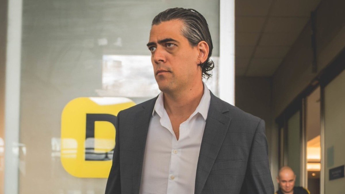CentralDoCAM's tweet photo. “É uma negociação muito difícil, complexa. O atleta tem contrato vigente com o clube. É um sonho do Atlético e também do jogador, que já externou isso. Não tenho nenhuma atualização para passar. Isso não significa que não haja novidades internamente.”

“Enquanto houver prazo e a janela estiver aberta, manteremos essa chama de esperança acesa em relação ao Fred. Assim como fizemos o gol no último lance em Caxias, vamos esperar até o último lance pelo Fred, sempre com muito respeito ao clube atual.”

🎙️ Paulo Bracks.
📸 Pedro Souza/Atlético-MG | Divulgação/Fenerbahçe