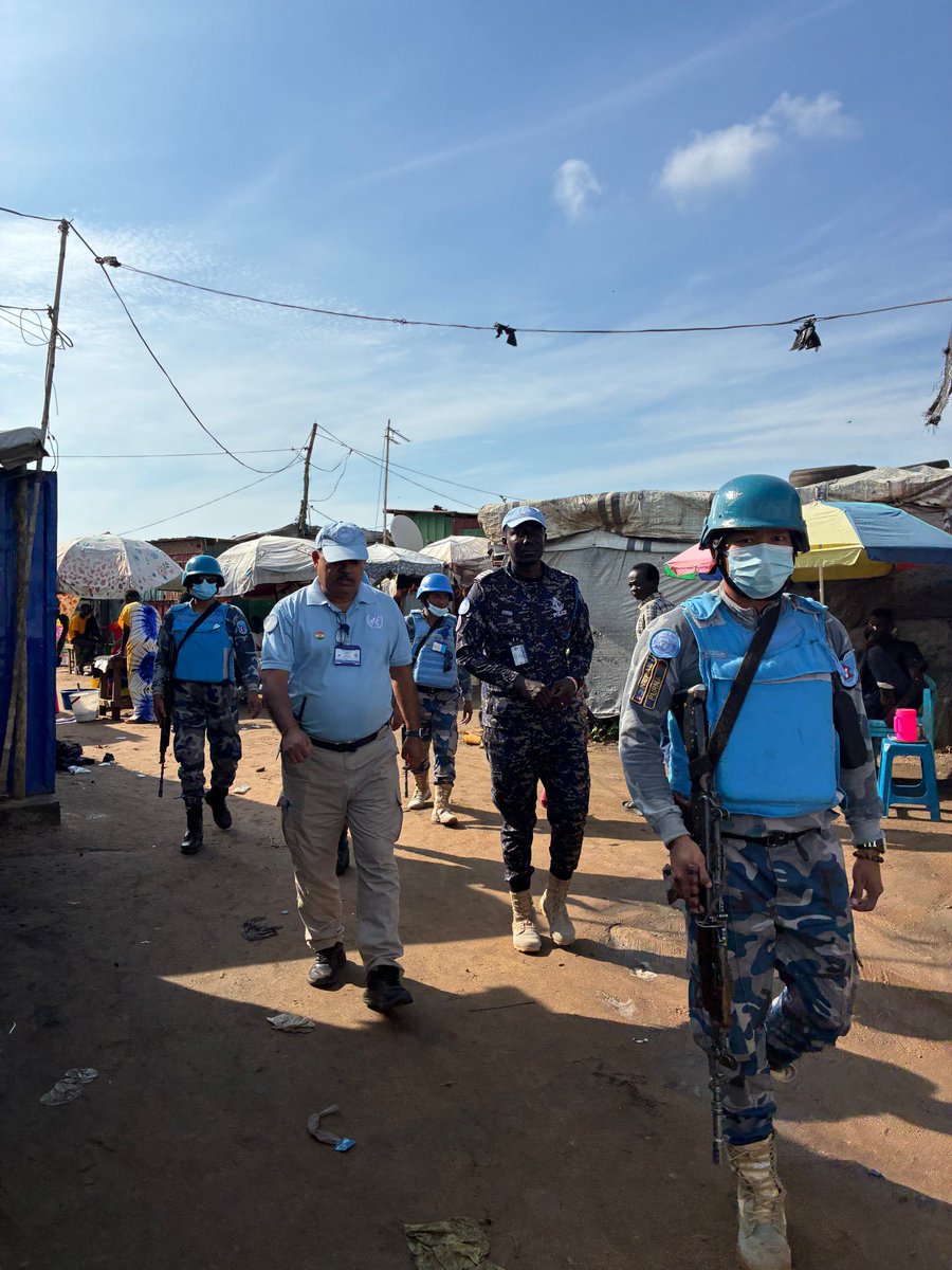UNPOL's tweet photo. Community-oriented policing helps prevent violence by strengthening trust, cooperation, &amp; information-sharing.

In Juba, #SouthSudan 🇸🇸, @UNPOL peacekeepers at @UNMISS from #Nepal 🇳🇵 and #Rwanda 🇷🇼 are patrolling to help protect vulnerable communities &amp; build confidence. https://t.co/vrt4dk9vqv