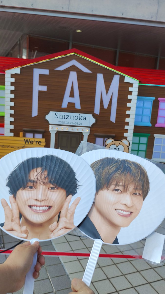 chorocla's tweet photo. #これを見た人は無言で去年の８月の画像を貼る https://t.co/hEaCljcchH