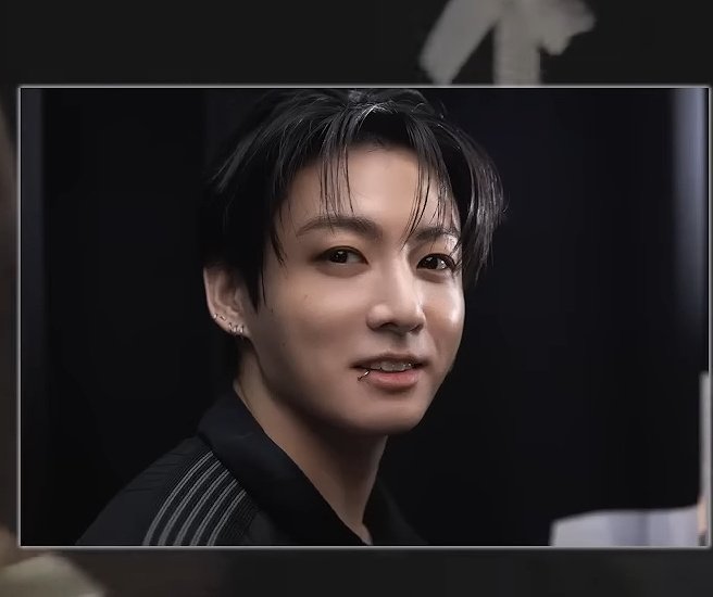 PrincessVinii's tweet photo. Such a boyfriend coded shot
📸 @/Seokjin

Thank you, Jinnie... I really love this photo so much of Jungkookie 
😘😍🥰💖💘💕💝 https://t.co/F5GFcafu3M