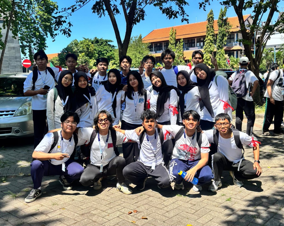 yummpirw's tweet photo. day 4 itscamp 🌟 last day
kinda sad krn itscamp officially berakhir :( hari ini kita cm ngerjain soal" simpel tapi BANYAK.. anw thankyou buat delta spica yg sangat keren asik dan mentor ku yg selalu keren jugaa see u in another time yah aku happy bisa temenan sama kaliann huhu 💕 https://t.co/328lOuzsjn