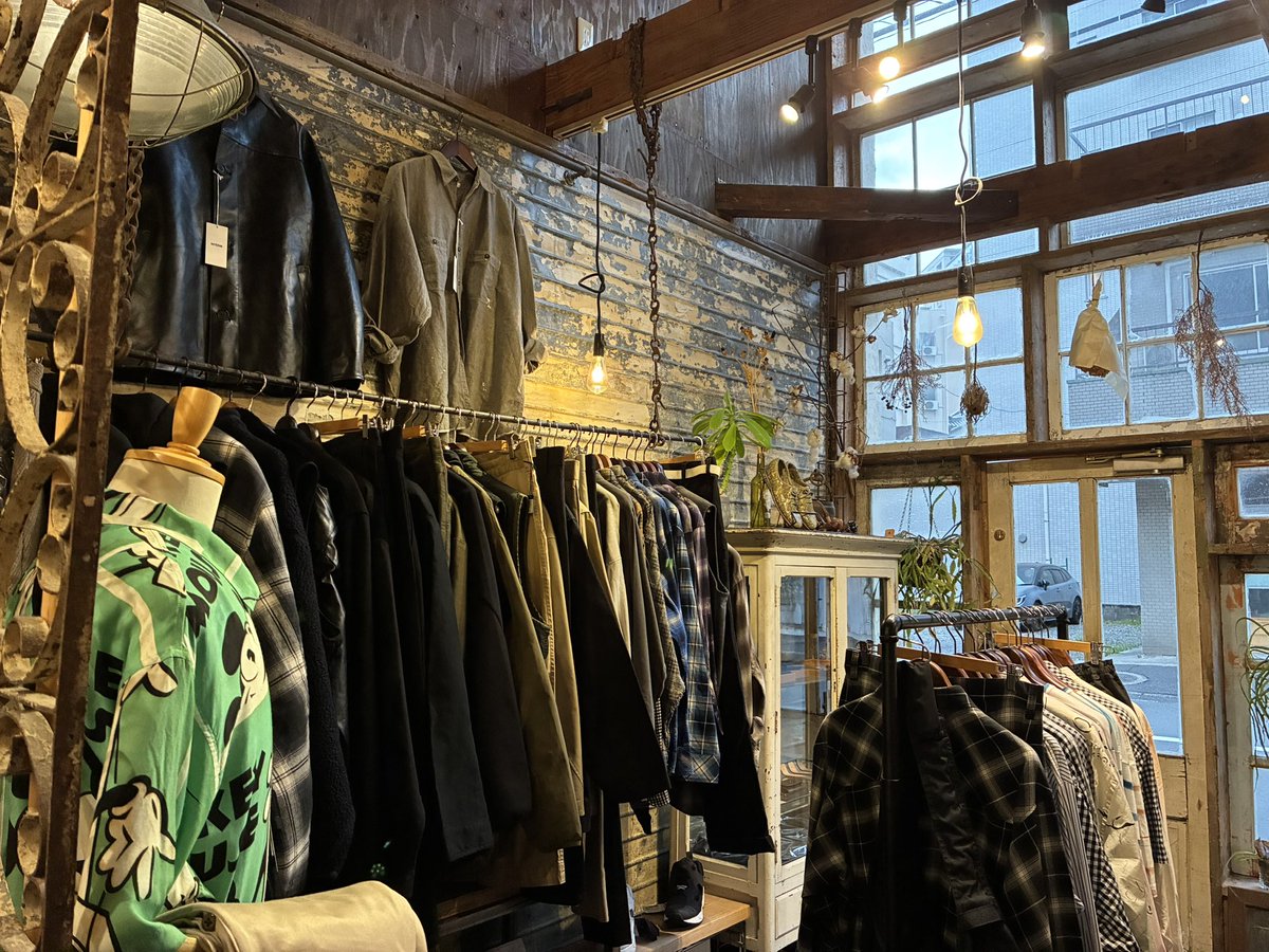 LIFEGOESON0001's tweet photo. 本日もご来店誠にありがとうございました。
店舗の営業日も残り僅かです。
明日も皆様のご来店心よりお待ちしております。

Instagram
https://t.co/HvaDdaNt9L

#鹿児島
#mado
#鹿児島セレクトショップ
#PorterClassic
#INTERIM
#THEDAY
#KANEMASAPHIL https://t.co/18qmW3Agps