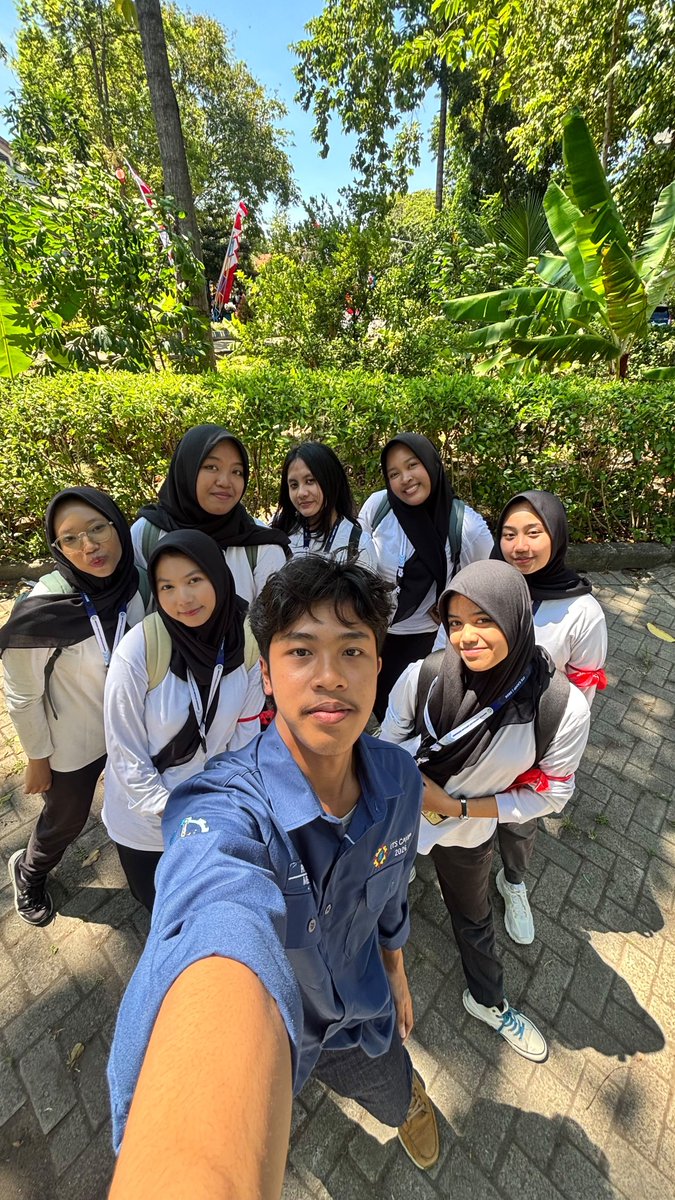 yummpirw's tweet photo. day 4 itscamp 🌟 last day
kinda sad krn itscamp officially berakhir :( hari ini kita cm ngerjain soal" simpel tapi BANYAK.. anw thankyou buat delta spica yg sangat keren asik dan mentor ku yg selalu keren jugaa see u in another time yah aku happy bisa temenan sama kaliann huhu 💕 https://t.co/328lOuzsjn