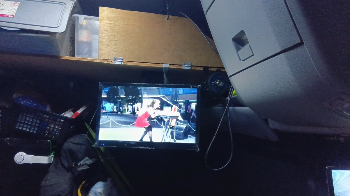 sgnr0422's tweet photo. AmazonFireStickでトラックのTVでツイキャス見てます https://t.co/YhhfP1yNQC