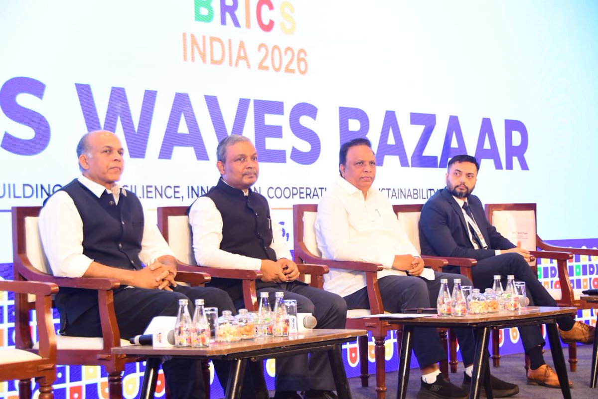 PIBMumbai's tweet photo. #BRICSWAVESBazaar, a premier international marketplace for the creative economy brings together over 500 delegates from BRICS member and partner countries in Mumbai

📔https://t.co/2jB8NrTvxj

#BRICS2026 #BRICSIndia2026 #IndiaBRICSChairship #CreativeEconomy https://t.co/HadxyPpl5X