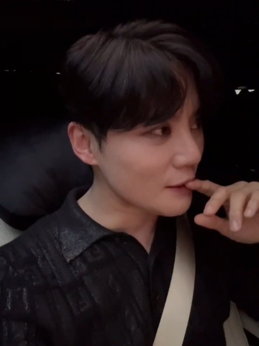 86x1215's tweet photo. 레전드코끄럼틀 https://t.co/12s5xOdA4h