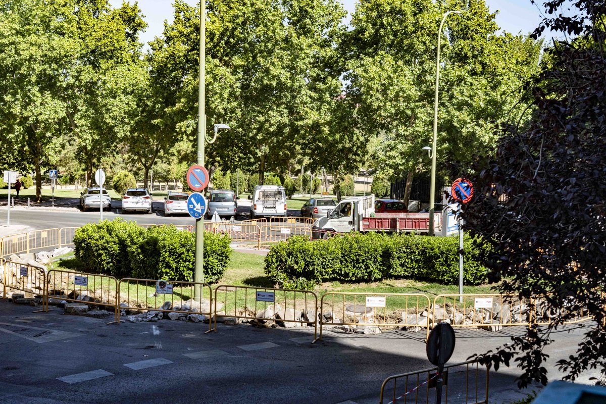 AytoMostoles's tweet photo. 🚧 Las obras de remodelación del Paseo de Goya siguen avanzando. Mejoramos la accesibilidad, renovamos los espacios públicos y seguimos construyendo un Móstoles más cómodo y accesible para todos.

🔎+info: https://t.co/OSQDM2Ne04 https://t.co/cGSM0DRTID