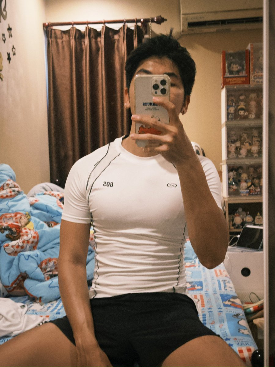 spinnoii's tweet photo. หน้ากระจกนี่มันนน 🥵💦 https://t.co/ZtHyEAC5In