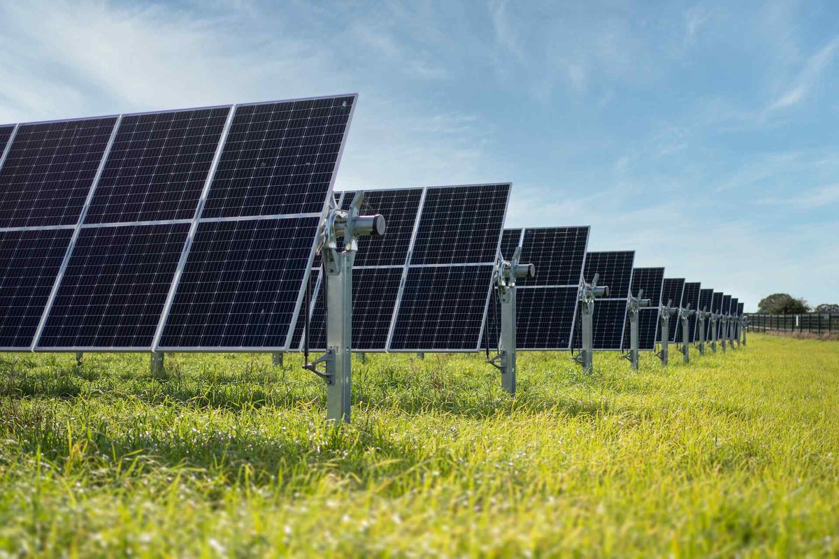 talksinnigeria_'s tweet photo. 🇳🇬 Talks in Nigeria: Question of the Day
If solar is the future of electricity, why can't most homes run all their appliances on it? 🤔
Is solar really the sustainable solution, or does it just depend on how much you can afford to install? 👇🏾
Tell me in the comments? https://t.co/CEbWIlkDvp