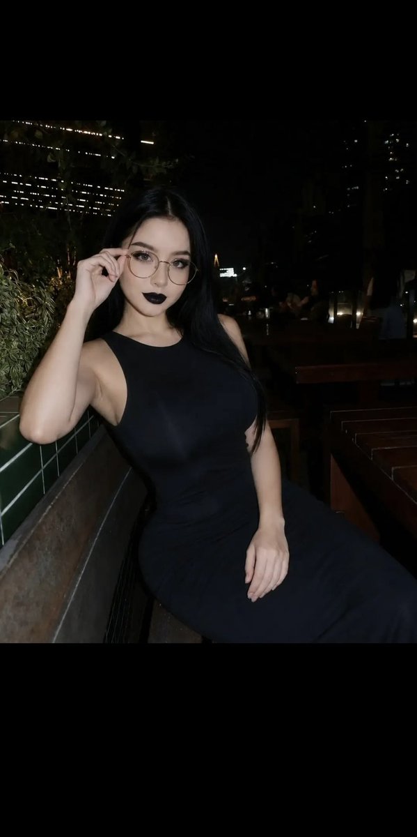 willow_the_goth's tweet photo. I’m I your type woman? https://t.co/PYJyuMljS3