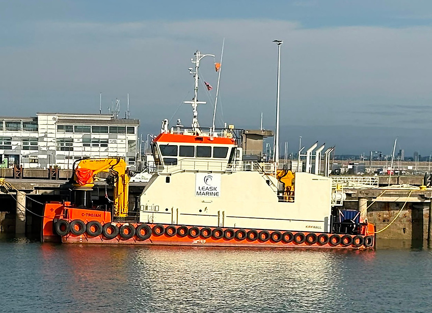 AfloatMagazine's tweet photo. Codling Wind Park Survey Vessel Arrives in Dún Laoghaire Harbour https://t.co/277IXuzRfx #CodlingWindPark #DúnLaoghaire #MarineSurvey #OffshoreSupport #RenewableEnergy https://t.co/u9TWtNzLUv