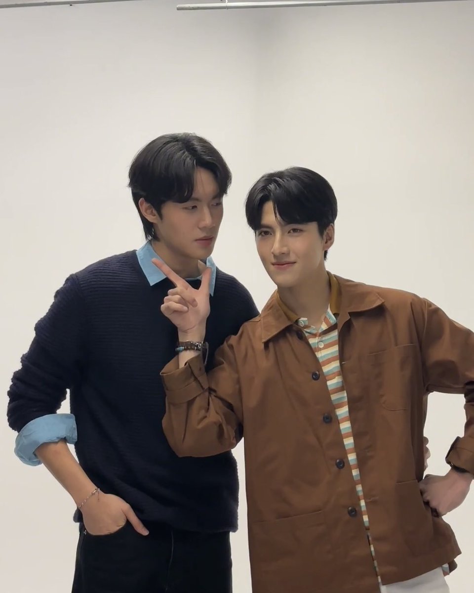 jansweetsong's tweet photo. คำว่าสายตามันหลอกกันไม่ได้ ผมแพ้นะครับสายตาแบบนี้

UNLUCKYBAE EPISODE 1

#UnluckyBaeEP1 https://t.co/nMslHXWlY9