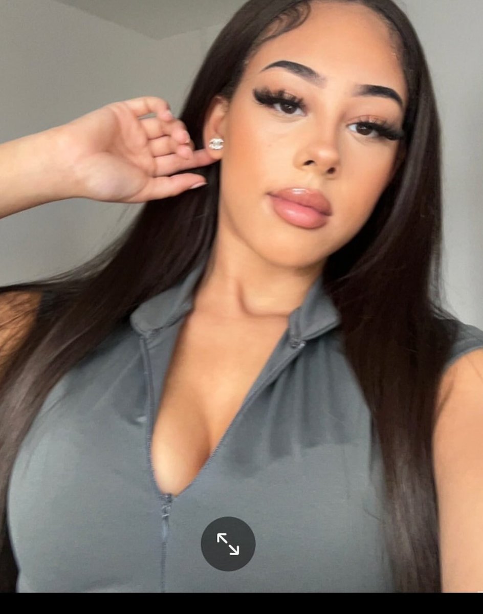 missbellarr's tweet photo. Good morning everyone ;) who wishes girls like me would give them a chance😂 #findom #uk https://t.co/SxgPNwrzka