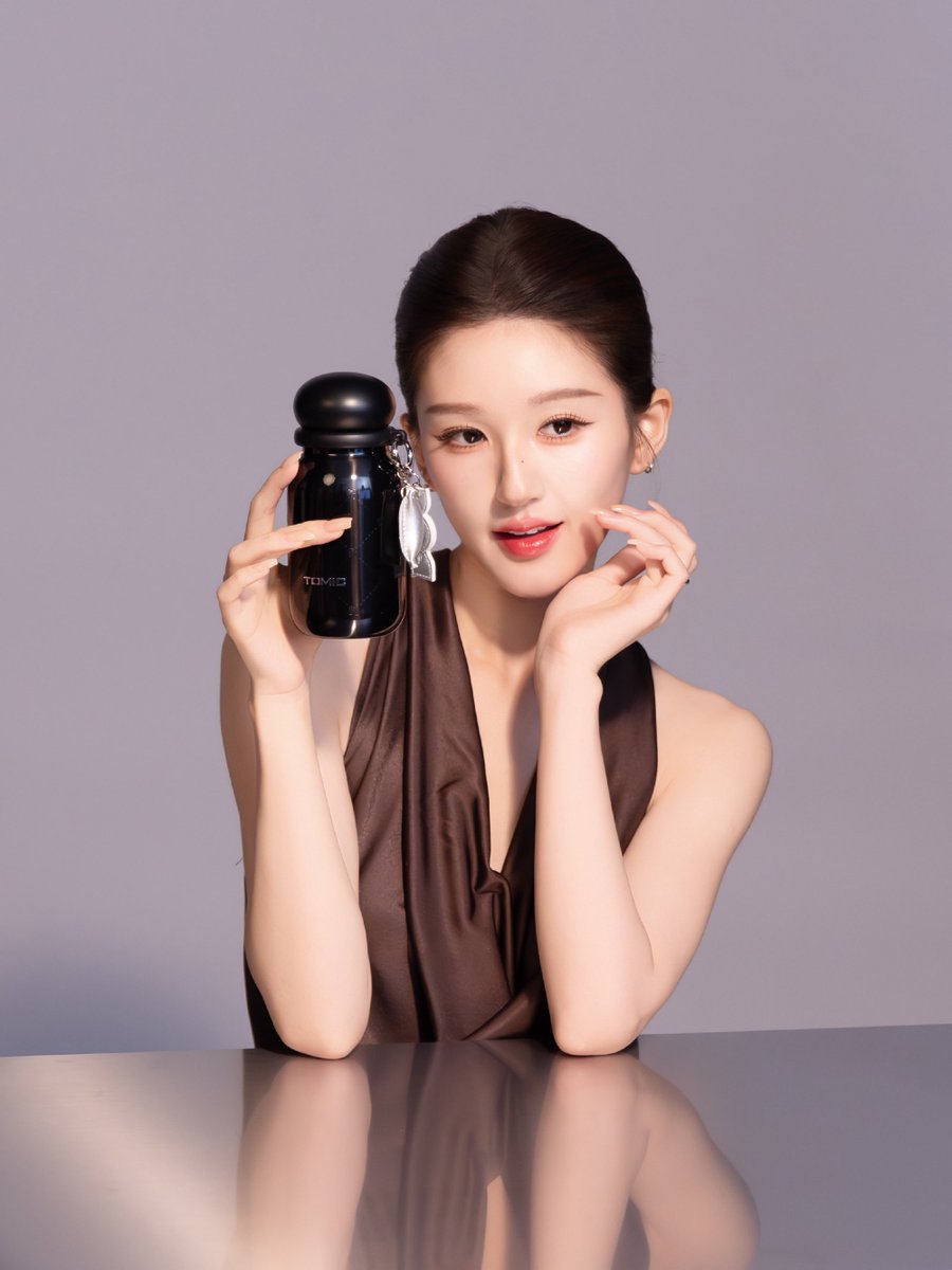 zhaolusi_intl's tweet photo. [📸] 080626 #ZHAOLUSI #赵露思           
Rosy Studio Weibo Update

[2]

Global Brand Ambassador Zhao Lusi for Tomic

#RosyZhao #조로사 #จ้าวลู่ซือ https://t.co/MRUL1LKYx2