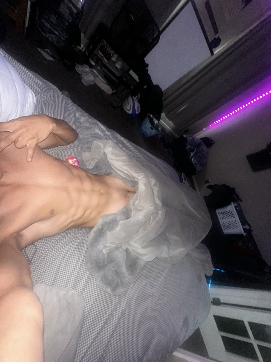 ZayPrince69's tweet photo. just showing off the geek, nth else… thank you for the DM’s yall cant wait to get more 👅 😍😛
#lightskin
#tease
#myeyesonly
#abs
#dreadhead
#sexy https://t.co/tY1WNWP65i