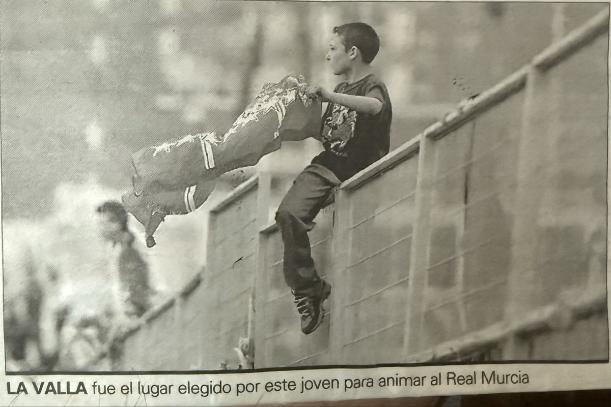 gangafirm's tweet photo. 12 años sin pisar el fútbol profesional, el día que volvamos a donde nos pertenece…

Gracias papá, por hacerme mamar desde pequeño lo que es el @realmurciacfsad 🙏

El puto Murcia, socio! 

NO TRATES DE ENTENDERLO! https://t.co/1KTxQx0gDx