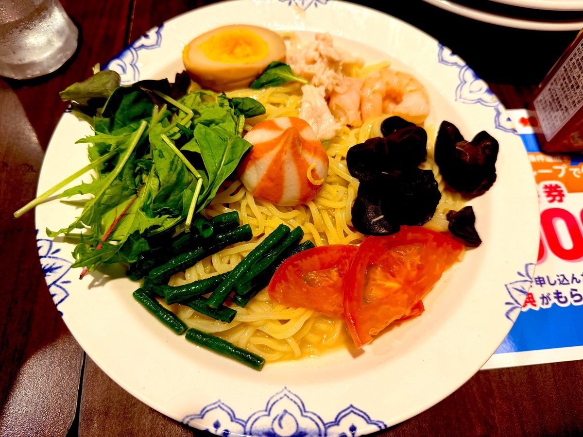 uduki_sio2's tweet photo. バーミヤン行ったら思いのほか量足りなくて辛い麺2つ食べてきた　海老餃子と桃杏仁豆腐も美味しかった🍑
けどまだ足りない…今日お腹減ってる… https://t.co/UjocXUMgaT
