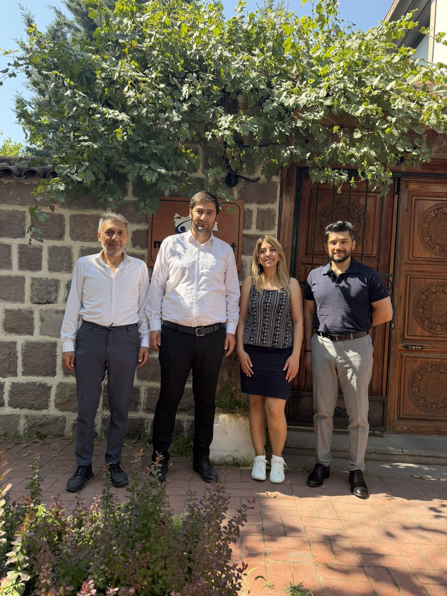 edipuzen's tweet photo. 2. il dışı bekleyen öğretmenler ziyaretimize geldi.

Daha önce dediğimiz gibi 2. il dışı haktır verilmesi gerekiyor. Konunun üzerinde durmaya devam edeceğiz. https://t.co/uZxFFrc8qs