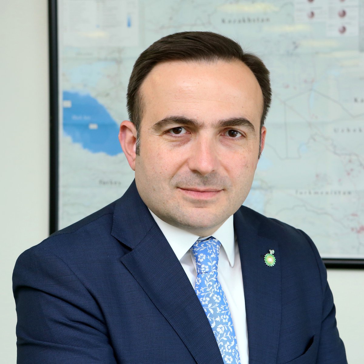 bp_Azerbaijan's tweet photo. Azərbaycan Respublikasının Prezidenti cənab İlham Əliyevin #bp-nin Xəzər, Mərkəzi Asiya və Türkiyə regionu üzrə vitse-prezidenti Bəxtiyar Aslanbəylini Azərbaycan neft sənayesinin inkişafında xüsusi xidmətlərinə görə “Şöhrət” ordeni ilə təltif etməsi bizim üçün böyük şərəfdir! 

Bəxtiyar müəllimlə fəxr edir və möhtərəm cənab Prezidentə bu diqqətə görə təşəkkür edirik!👏 👏 👏 #bpAzərbaycan 
--- 
We are honored that President Ilham Aliyev has awarded Bakhtiyar Aslanbayli OBE, bp vice president for Caspian, Central Azeri and Türkiye region, the ‘Shohrat (the order of Glory)’ order for his special contributions to the development of the oil industry in Azerbaijan! 

We are proud of Bakhtiyar muallim and grateful to Mr. President for this valuable recognition! 👏 👏 👏#bpAzerbaijan