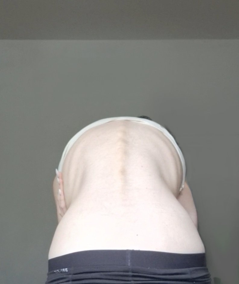 asteri4_'s tweet photo. Ignore the really weird angle, but I LOVE my back. #bodycheck #bc #thinspo #averagespo #edrtwt https://t.co/CoMU6cyfNz