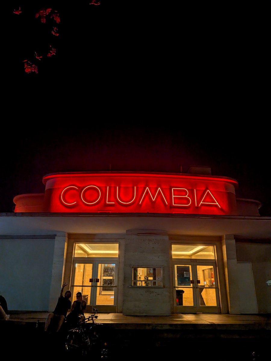 CornerConspirac's tweet photo. Nostalgic Night Out https://t.co/i4b3cAlOjC