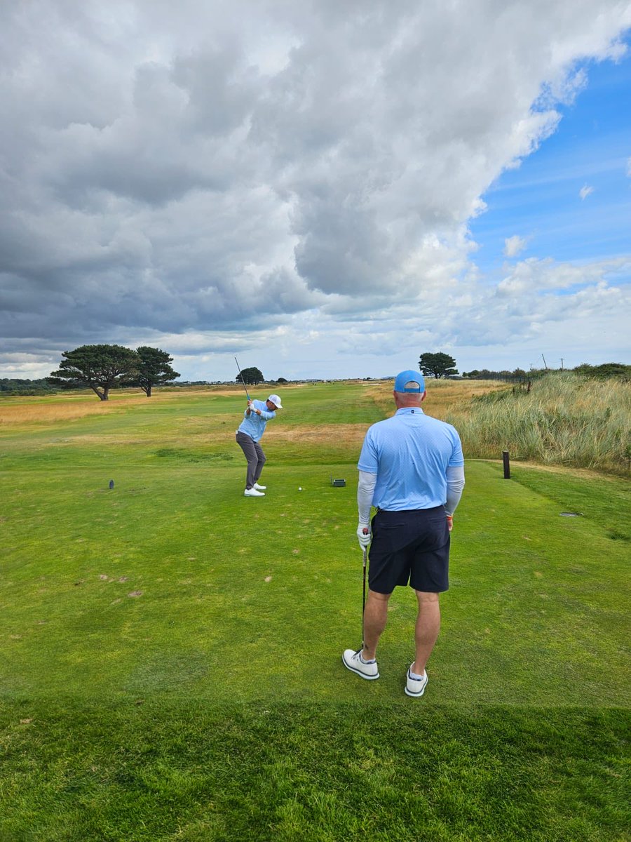 FairwaysFundays's tweet photo. The @chasingscratch0 group are in for a very special day at the historic @Royaldublin1 today on Day 4 of their tour. Paddy &amp; Gary from the F&amp;F team and the brilliant team from The Royal Dublin Golf Club are going to make this a day to remember for all involved 🇮🇪☘️⛳️ https://t.co/aVviVLvPF0