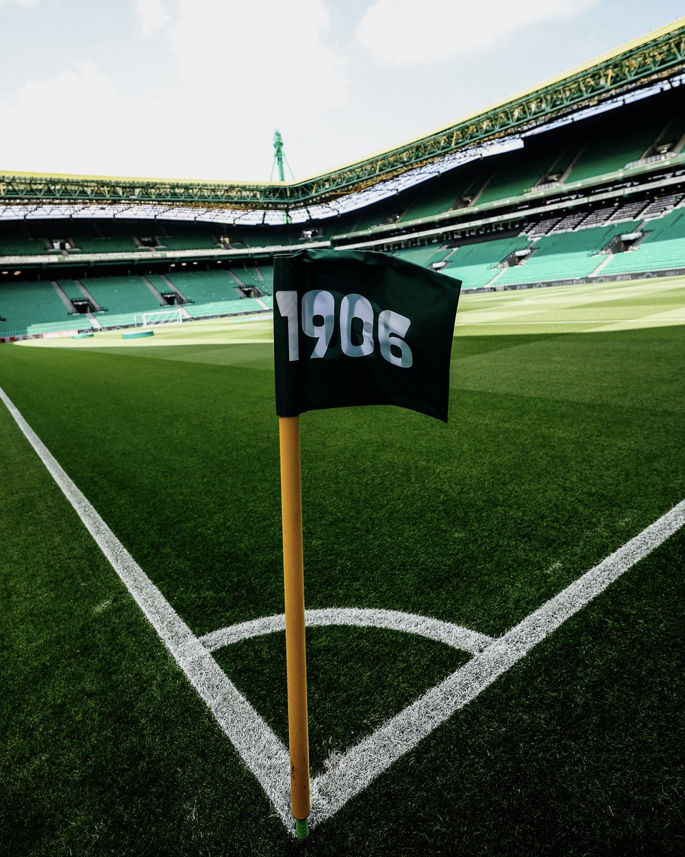 SportingCP's tweet photo. 𝟐𝟑 𝐀𝐍𝐎𝐒 de histórias para contar em nossa Casa 🏡

#NesteDiaSCP, em 2003, era inaugurado o Estádio José Alvalade 💚 https://t.co/p1S9e79EO9