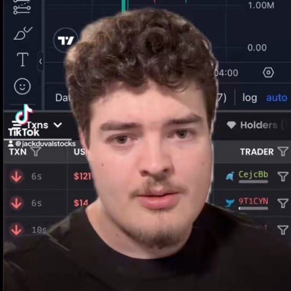 Ministerr's tweet photo. This is what memecoins does to someone.

Before and after. https://t.co/sWnM9VCIxf