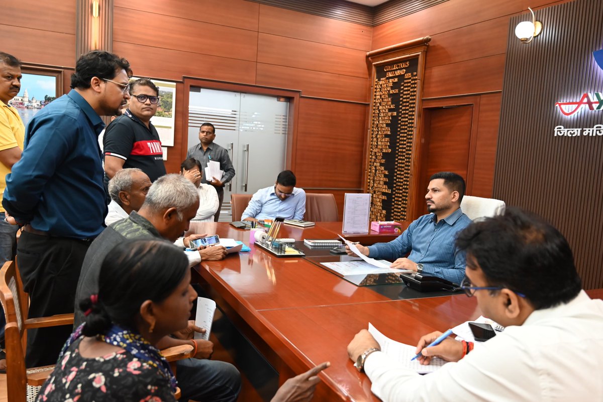dmayodhya's tweet photo. जनसुनवाई में आए हुए लोगों की समस्याओं को गंभीरता से सुना गया और उनके त्वरित, पारदर्शी एवं समयबद्ध निस्तारण के निर्देश संबंधित विभागीय अधिकारियों को दिए गए। https://t.co/MMipnTiXRC