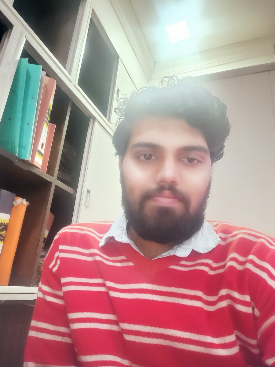 Kunaljh70528107's tweet photo. @wrotagonist @avijeet_writes Y Sab moh Maya hai, date a clumsy people with un groomed hair and beard like me and you will get to know how much philosophically reach we are😅😂😂 https://t.co/6LhGfbjerL