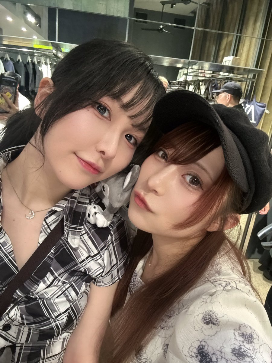 cya_sb's tweet photo. まさかのわたちゃんと、さきっちょとエンカウントした時🐺⚡️
さきっちょがめっちゃ写真撮ってくれた✌️ https://t.co/0FTXeA4kYn