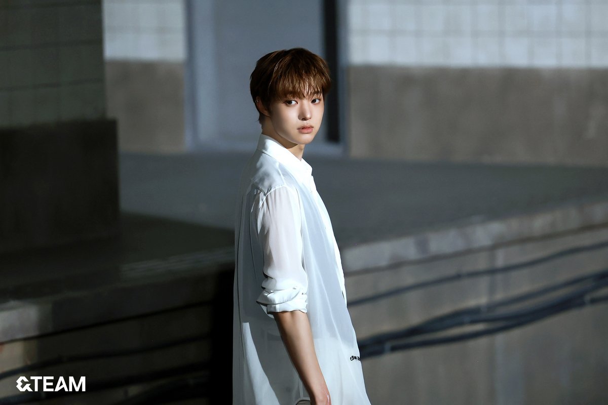 andTEAMofficial's tweet photo. &amp;TEAM KR 2nd Mini Album 'Mark on Me' Trailer Shoot Behind Photo

#andTEAM #앤팀 #EJ #의주
#MarkonMe #andTEAM_MarkonMe https://t.co/3ns06PImz4