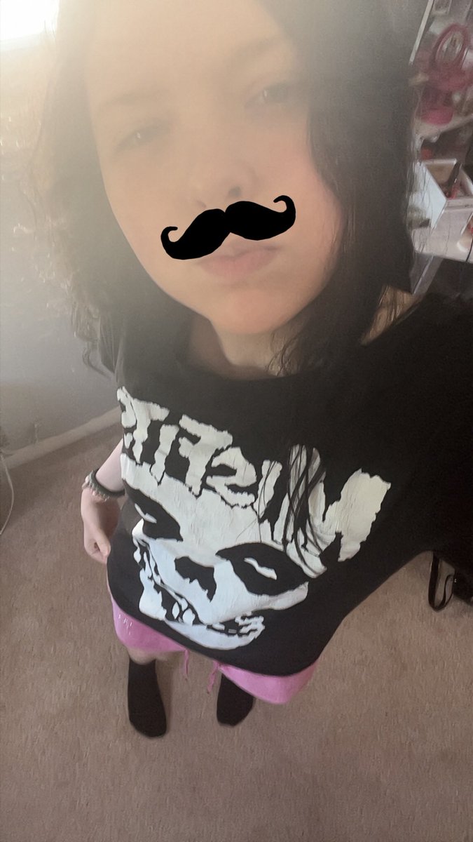 vampyreminho's tweet photo. 🐰 im max! i also go by rouge/vik/nami :3

🚬 lvl 16

🐰 he/him, vae/vaer or it/its. they/them is OK!

🚬 seasonal depression, anxiety, smoke + alc, DID, autistic, POTS, recovered sh, etc (´꒳`)

🐰 im married‼️

🚬 read my strawpage before you follow! ifb/moot hunting! https://t.co/HIcqBy65wn