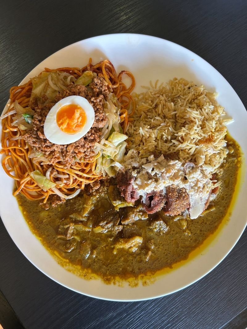 tokyocurryexpo's tweet photo. 🍛参加店舗紹介㉔🍛
『達磨食堂』
　
ラーメンとカレーの二刀流🍜🍛

ラーメン百名店でありながら、カレーマニアも唸る名店
名古屋コーチンや厳選ブランド肉がゴロゴロ入った
カレーをお楽しみください😊

#カレー万博
※画像はイメージです https://t.co/DQNGFv4NSx