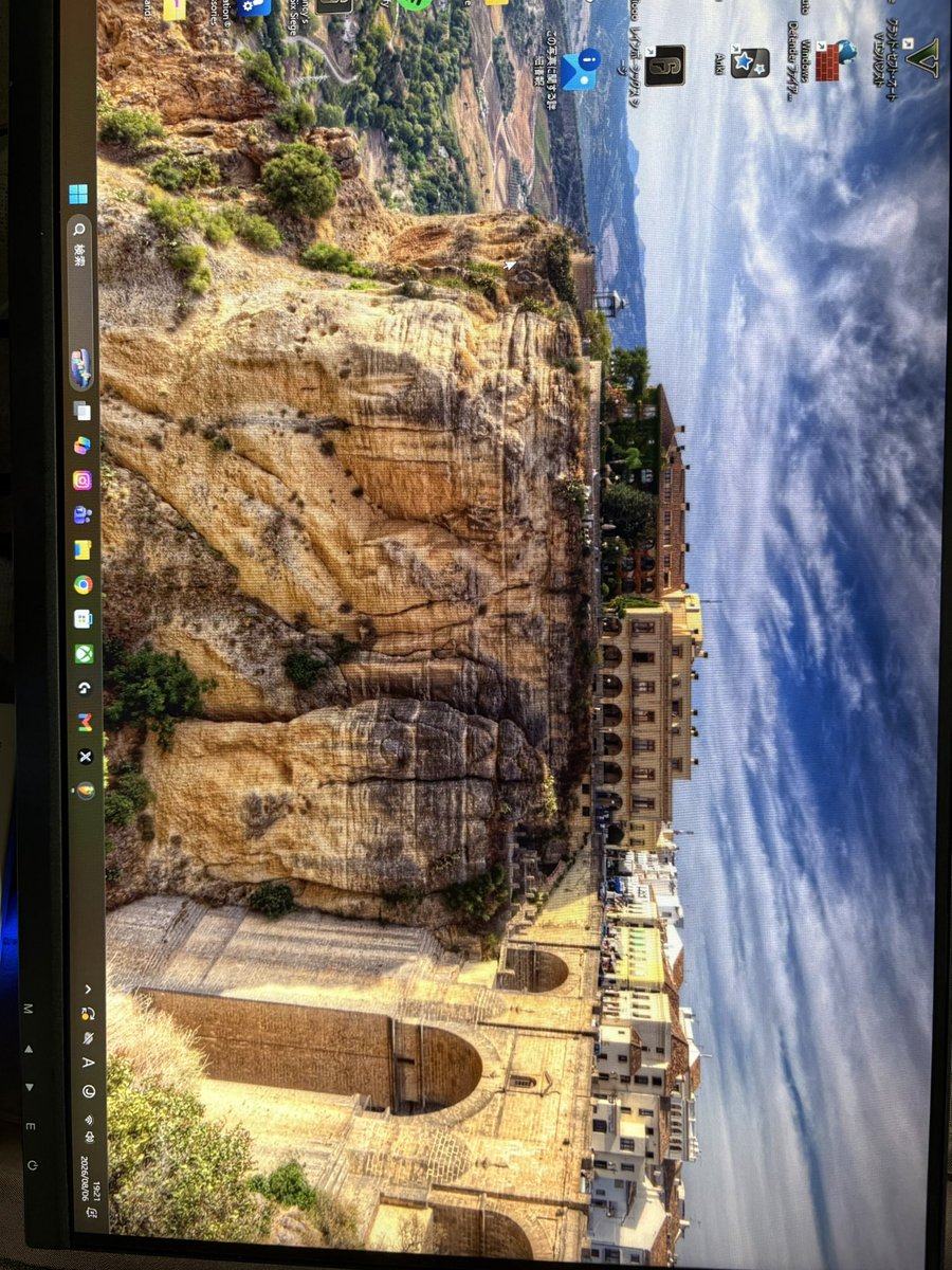 Rslsq_'s tweet photo. Windowsが勝手に壁紙してる観光スポット美🫪🫪🫪🫪 https://t.co/uleekTUe4I