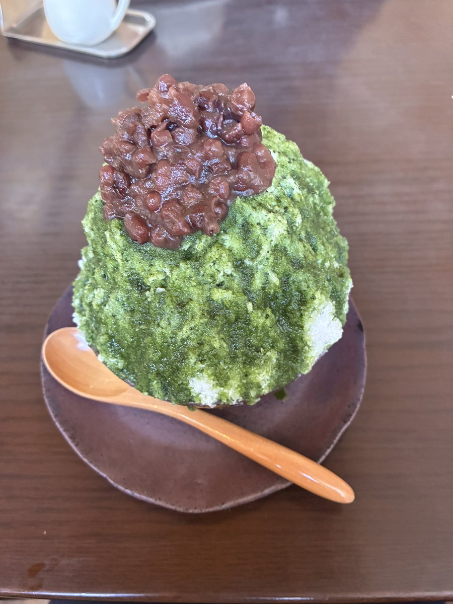 ayanox88's tweet photo. 今日は、外出して直帰できたので寄り道🍧
#古民家カフェ茜　のかぼちゃ
#みかんカフェ　の宇治金時
かき氷最高すぎる。 https://t.co/ziaykIDp3p