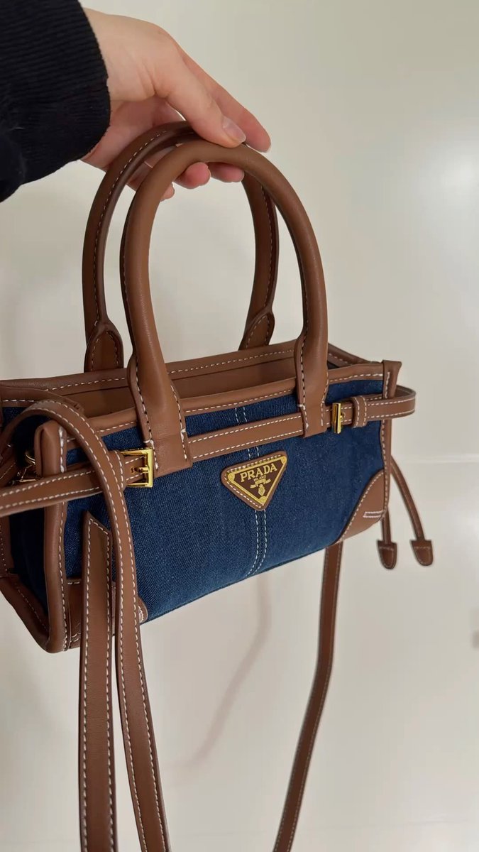 Mimiboards's tweet photo. Prada Bags👜 https://t.co/dlAUTXd1Ba