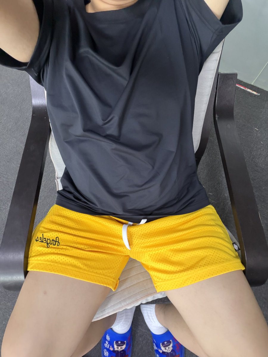 Longteng_zz's tweet photo. 喜欢我嘛 宝宝 https://t.co/mGIIeTgtFi