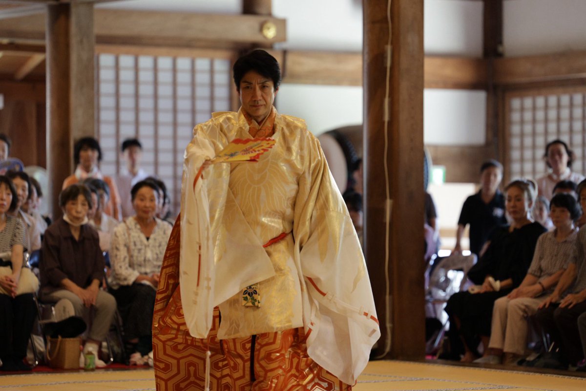 IshikawaONGAKU's tweet photo. #MANSAIボレロ in 總持寺 終演いたしました！
300名の超満員！大変お暑い中ありがとうございました。

お客様からトキが飛び立つようでしたと...なんて素敵なコメントだろうと感動しましたが、#野村萬斎 監督の装束は鳳凰があしらわれていて、復興の祈りを込めて舞っていただきました。 https://t.co/KJYTMrp9Mz