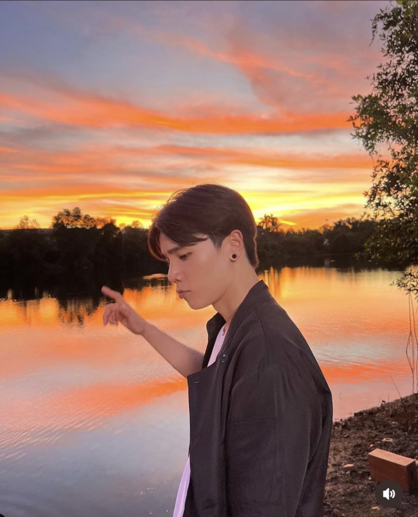 mnmc9997's tweet photo. ถึงพี่หมอก

ตั้งแต่ I เจอ U นะ I มองพระเอกซีรีส์บนโลกนี้หล่อน้อยลง  จิง ๆ คือแบบว่า ยูเป็นแสตนดาร์ดใหม่ในชีวิต I เลย https://t.co/VCOo0gy1JX