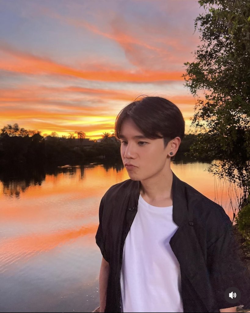 mnmc9997's tweet photo. ถึงพี่หมอก

ตั้งแต่ I เจอ U นะ I มองพระเอกซีรีส์บนโลกนี้หล่อน้อยลง  จิง ๆ คือแบบว่า ยูเป็นแสตนดาร์ดใหม่ในชีวิต I เลย https://t.co/VCOo0gy1JX