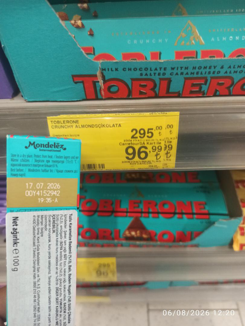 gidadedektifi's tweet photo. CarrefourSA aylardır ellerinde kalmış boykotlu ürünleri fahiş indirimlerle mevzuata aykırı şekilde satmaya çalışıyor!
TETT geçmiş bu ürünlerin mevzuat gereği ayrı raflarda ve tüketim tarihlerinin geçtiği açıkça beyan edilerek satışa sunulması gerekiyor.
https://t.co/BeirsnQMkL https://t.co/TD31wAf6K4