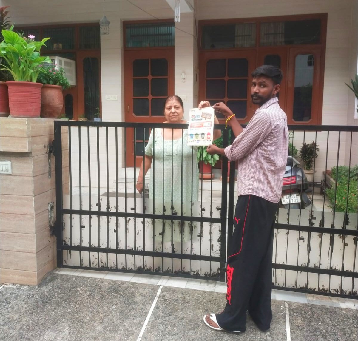 MCChandigarh's tweet photo. Small steps at home can make a big difference for our city
Use the 4-bin system for proper waste segregation:
🟢 Green – Wet Waste
🔵 Blue – Dry Waste
🔴 Red – Sanitary waste
⚫ Black – Special Care waste
Segregate at source, support recycling, and help build a cleaner, greener Chandigarh.
#SwachhChandigarh #WasteSegregation #ReduceReuseRecycle #CleanIndia
@SwachhBharatGov