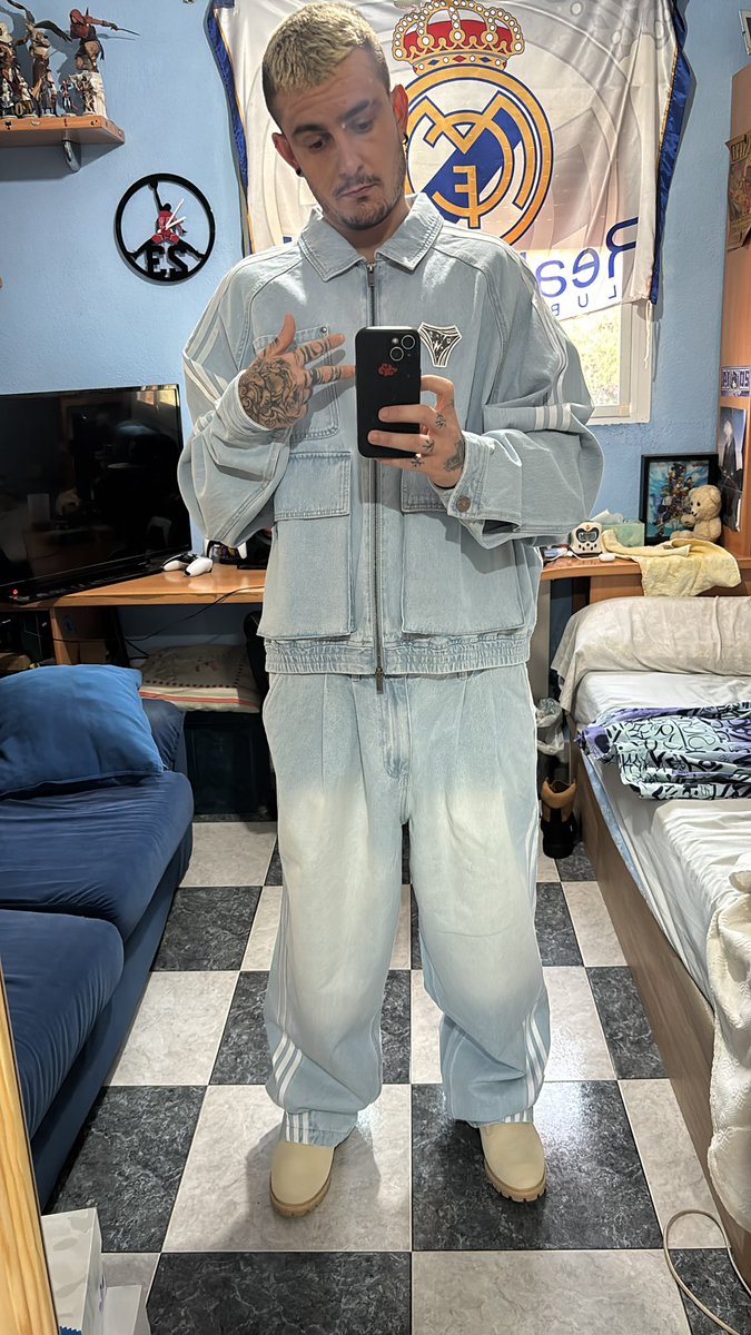 Davidreamer's tweet photo. Creador de outfits. https://t.co/TVXgy0YJFY